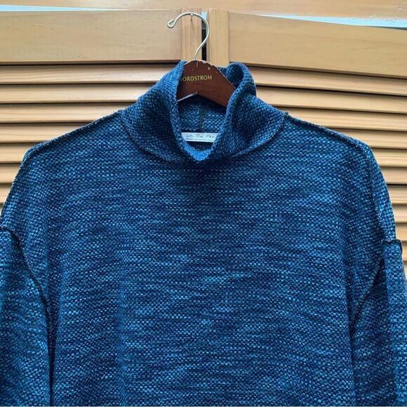 We The Free Blue Sweater Medium - Picture 2 of 7